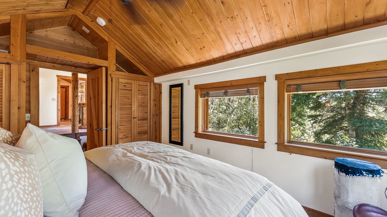 Photo of Bedroom in Sundance