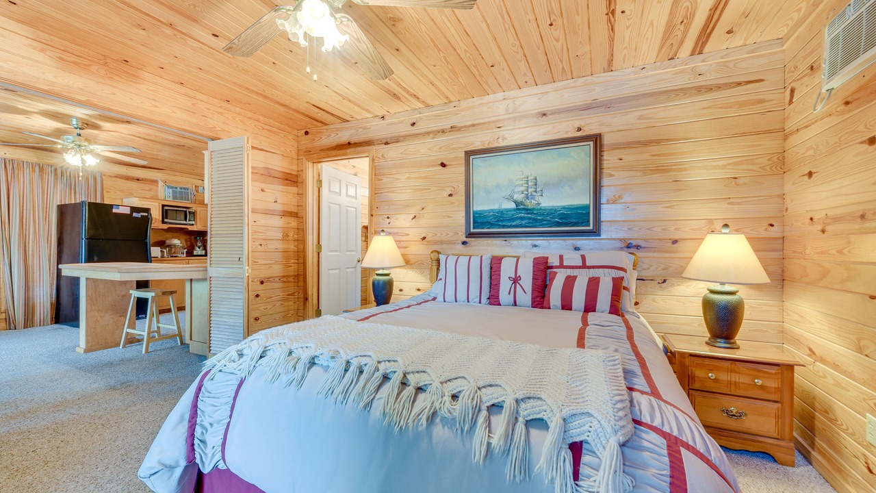 Photo of Bedroom in Jonesville