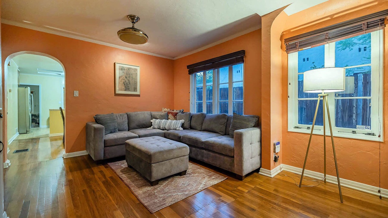 Photo of Livingroom in Sam Hughes