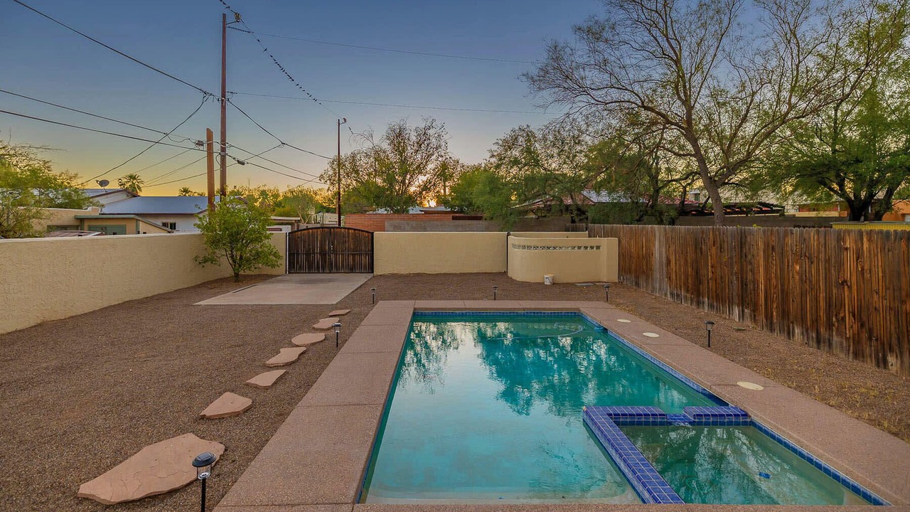 Photo of Outdoor in Sam Hughes