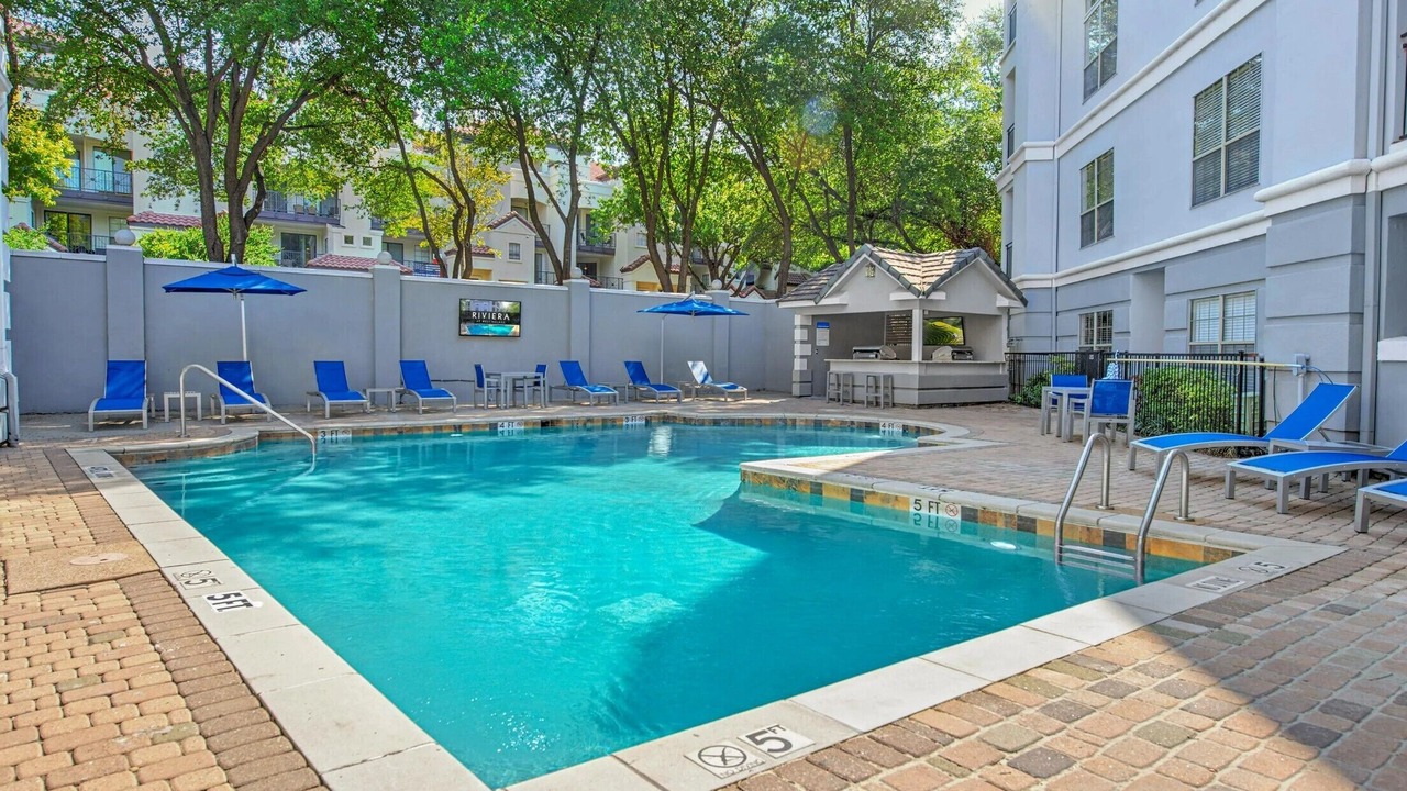 Photo of Outdoor in Oak Lawn