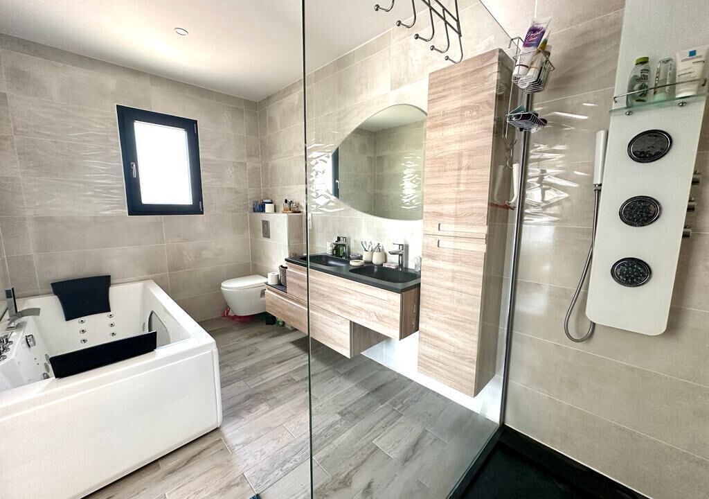 Photo of Bathroom in Cessenon-sur-Orb