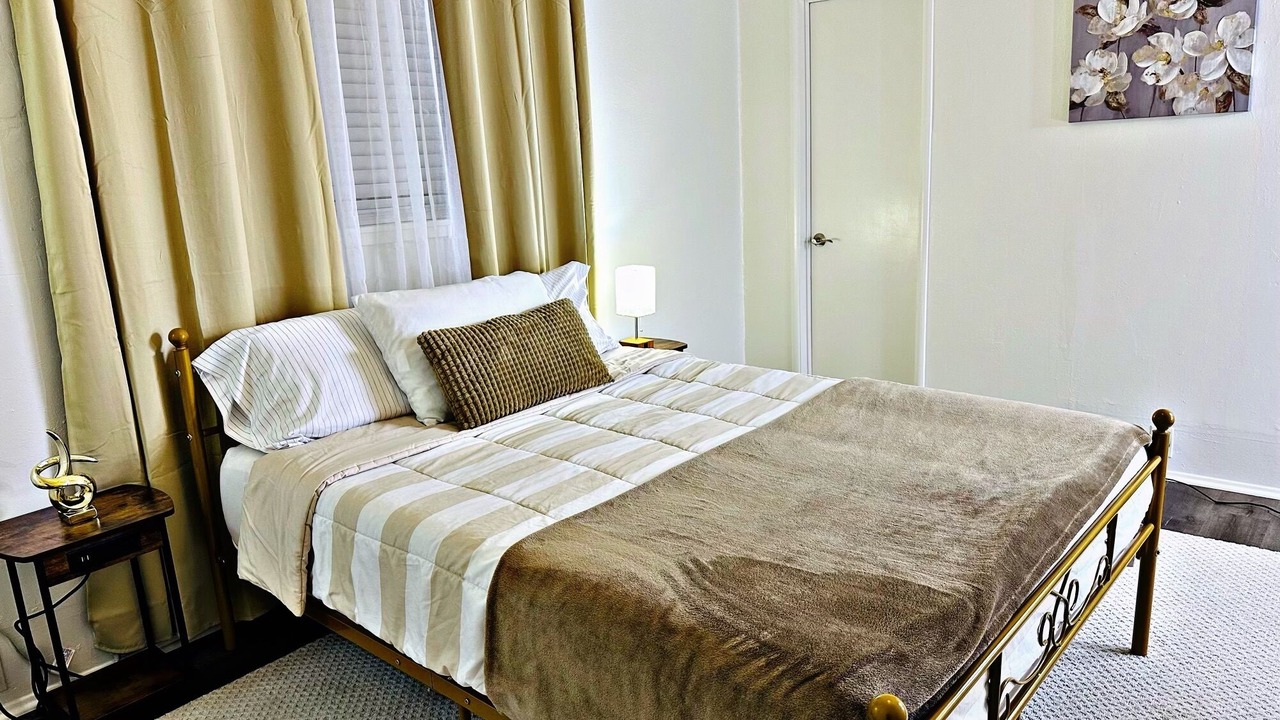 Photo of Bedroom in Midtown Sacramento