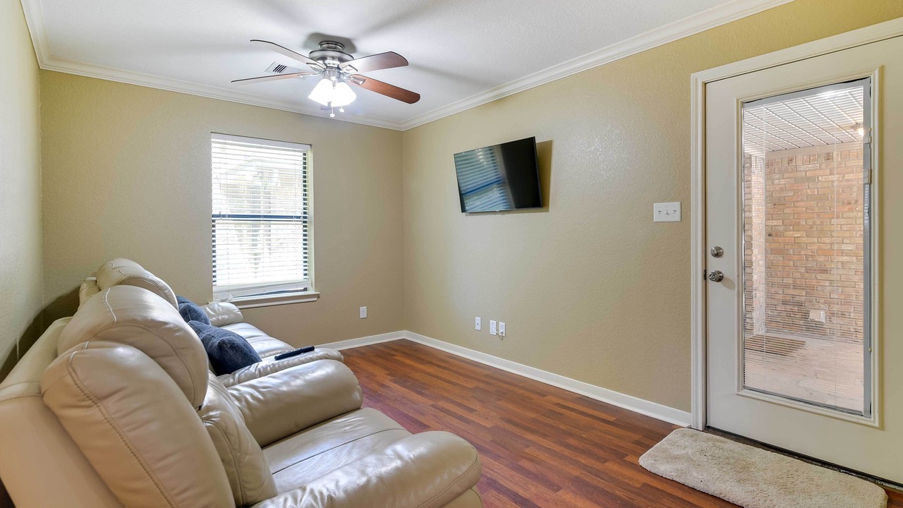 Photo of Livingroom in Texas City