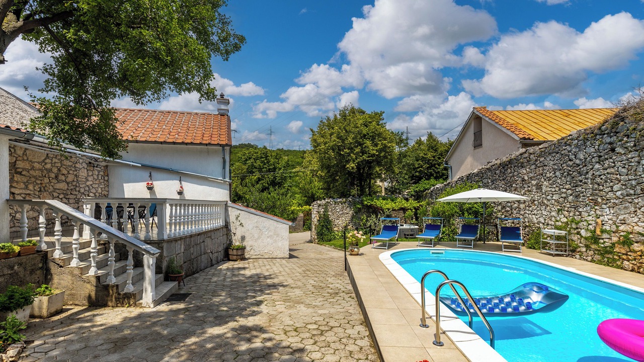 Photo of Outdoor in Praputnjak