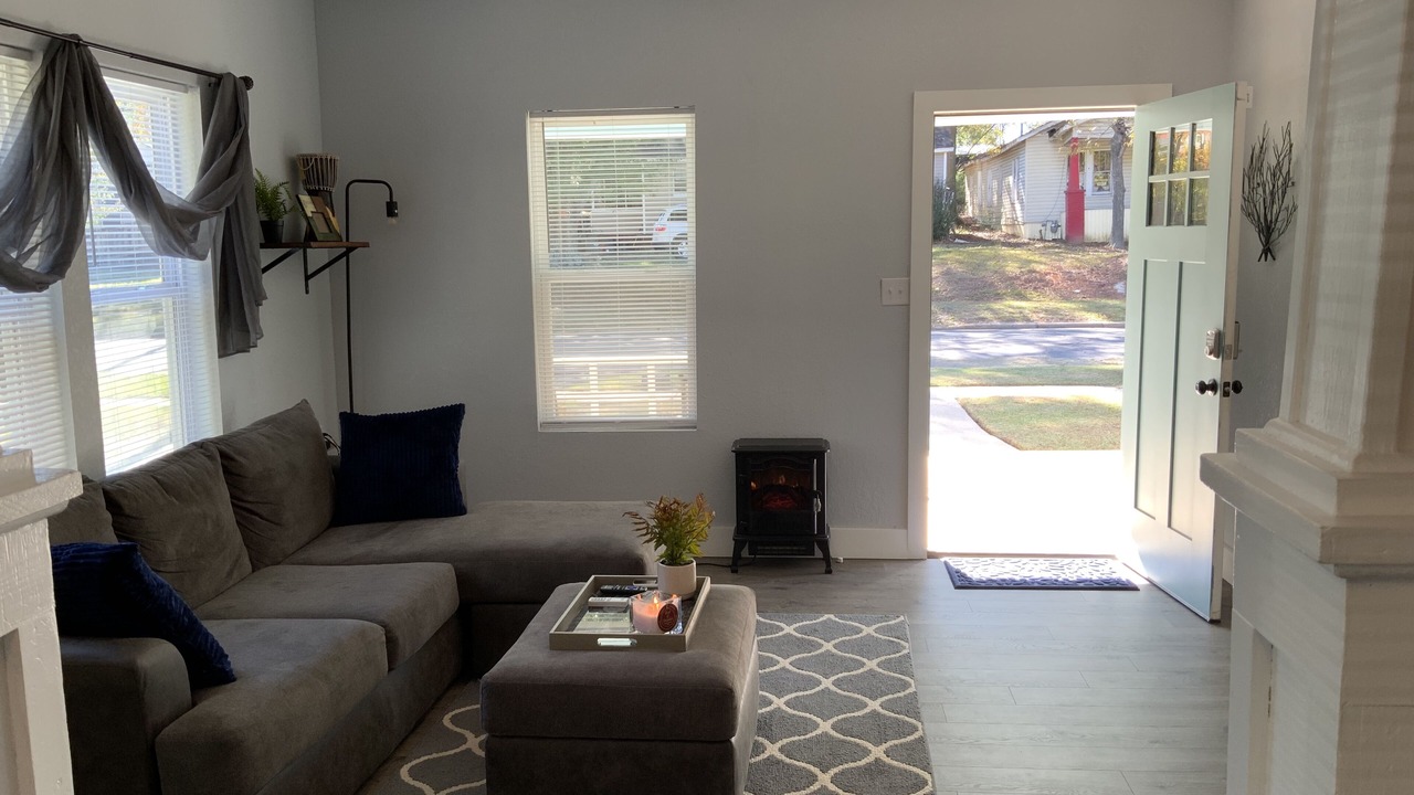 Photo of Livingroom in Bastrop