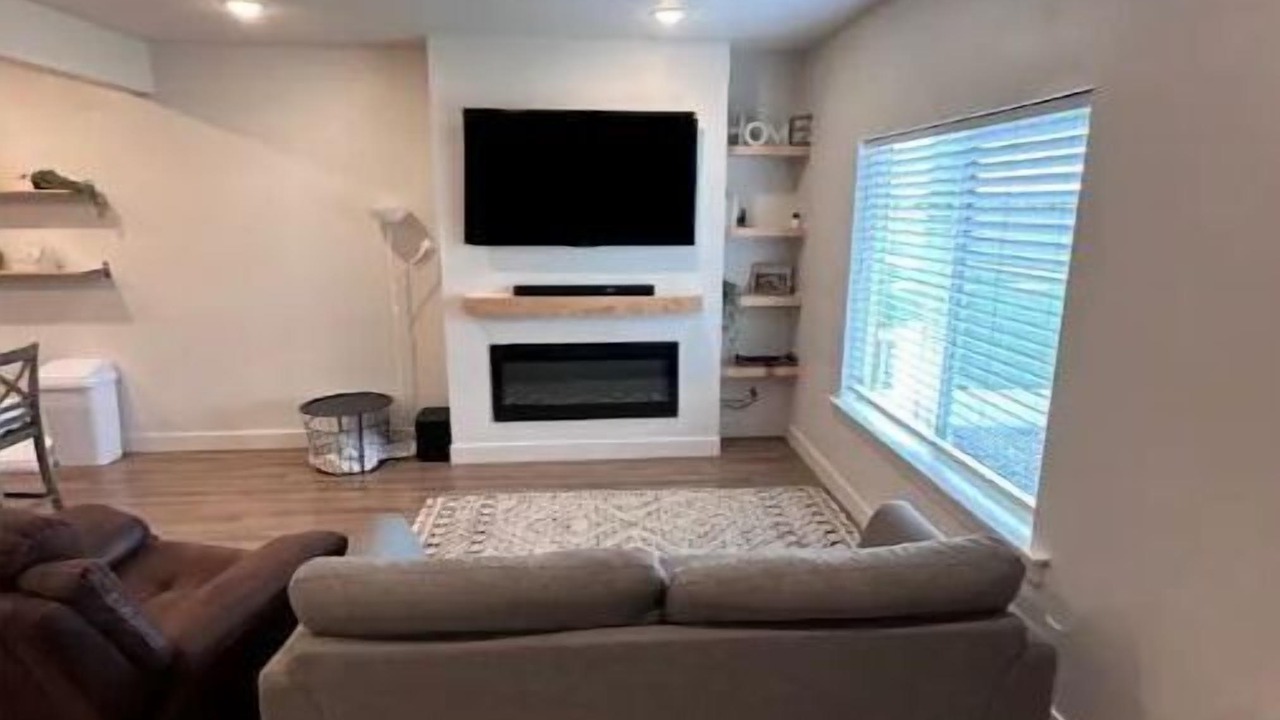 Photo of Livingroom in Hyrum
