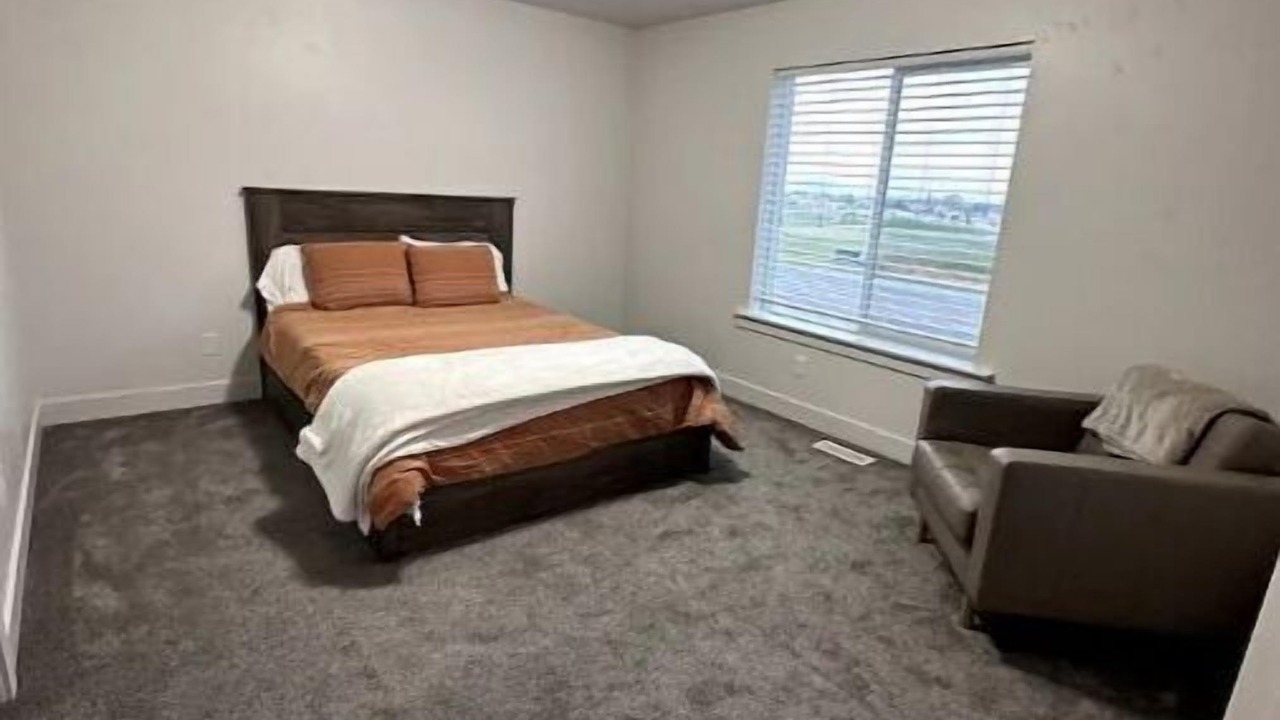 Photo of Bedroom in Hyrum