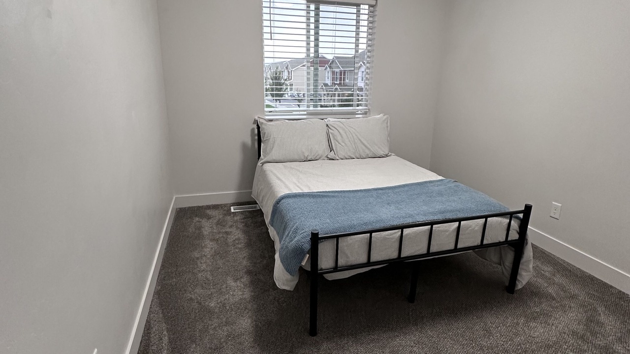 Photo of Bedroom in Hyrum