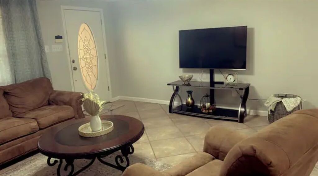 Photo of Livingroom in Northwest Los Angeles Heights