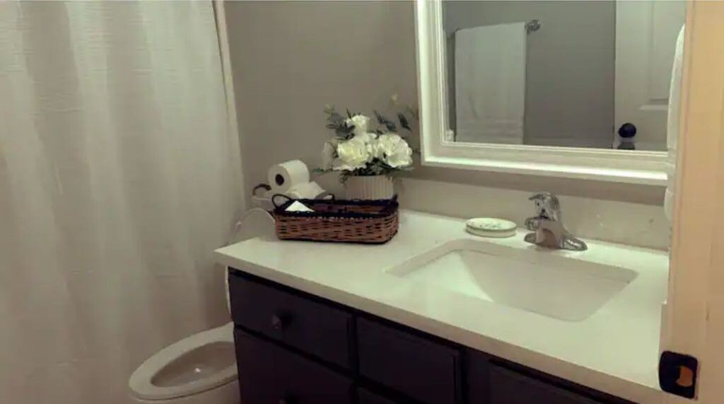 Photo of Bathroom in Northwest Los Angeles Heights