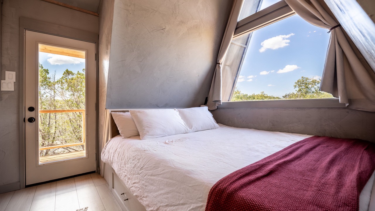 Photo of Bedroom in Valley Mills