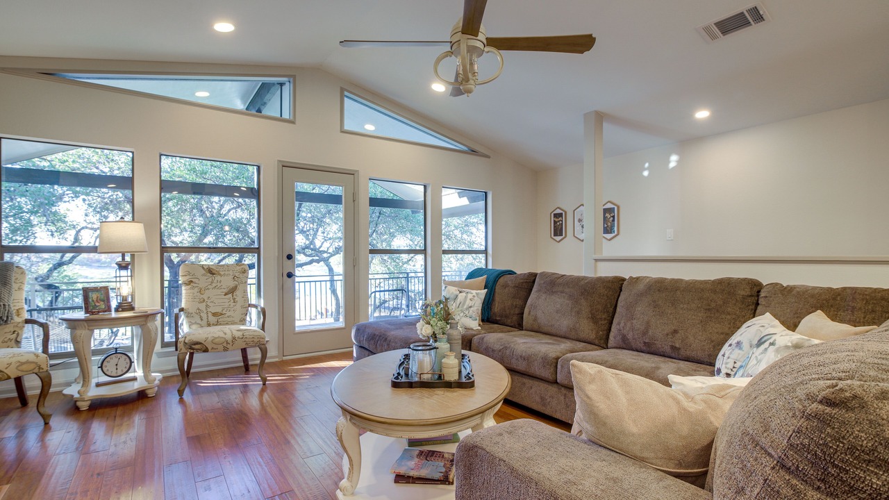 Photo of Livingroom in Highland Lake Estates