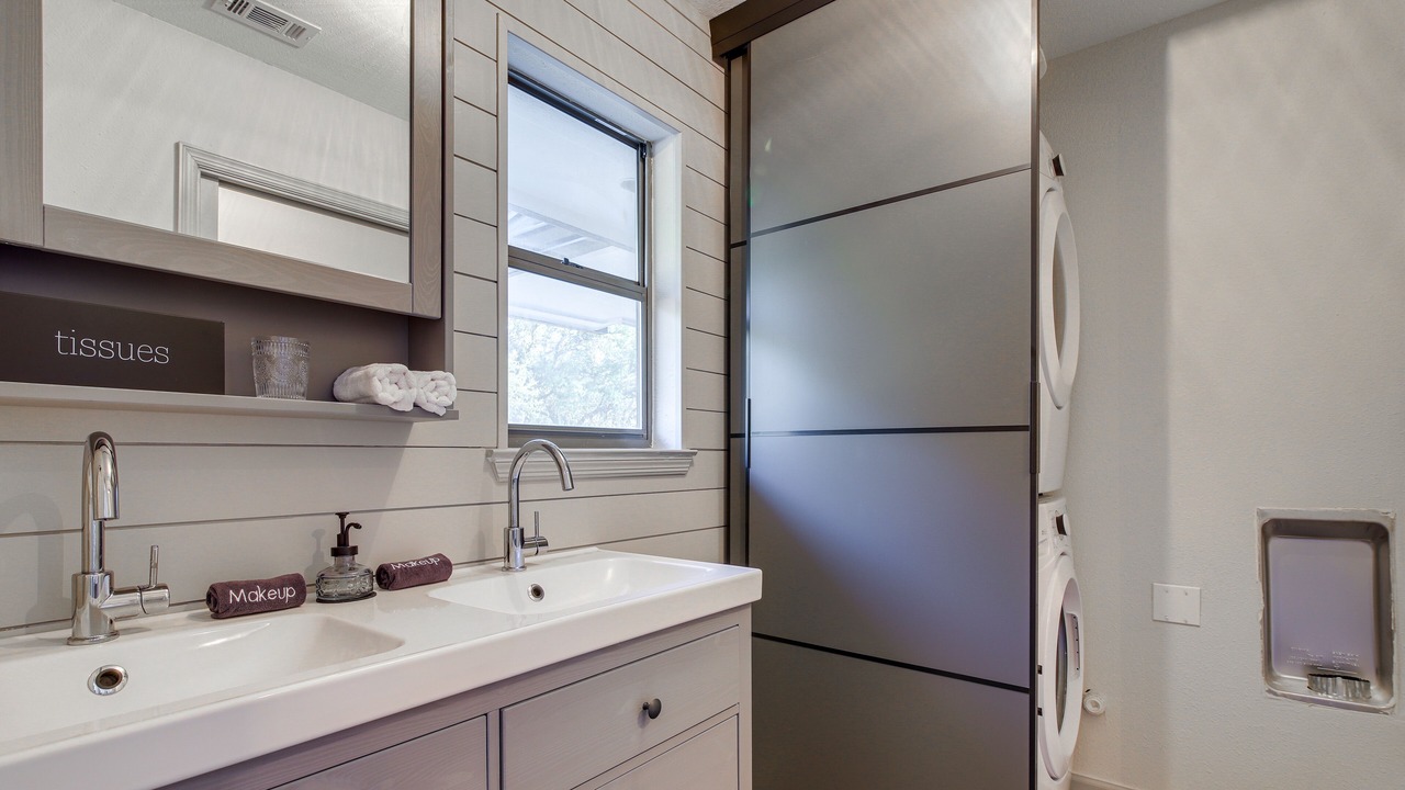 Photo of Bathroom in Highland Lake Estates