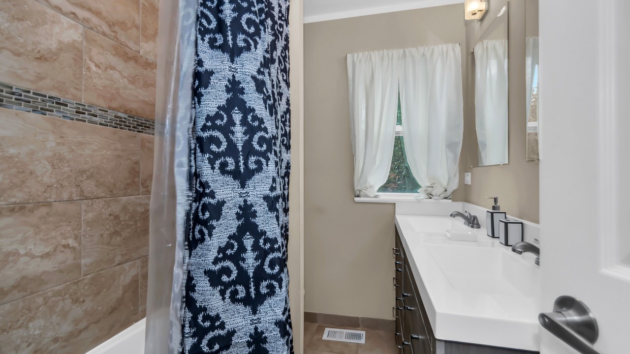 Photo of Bathroom in North Chicago