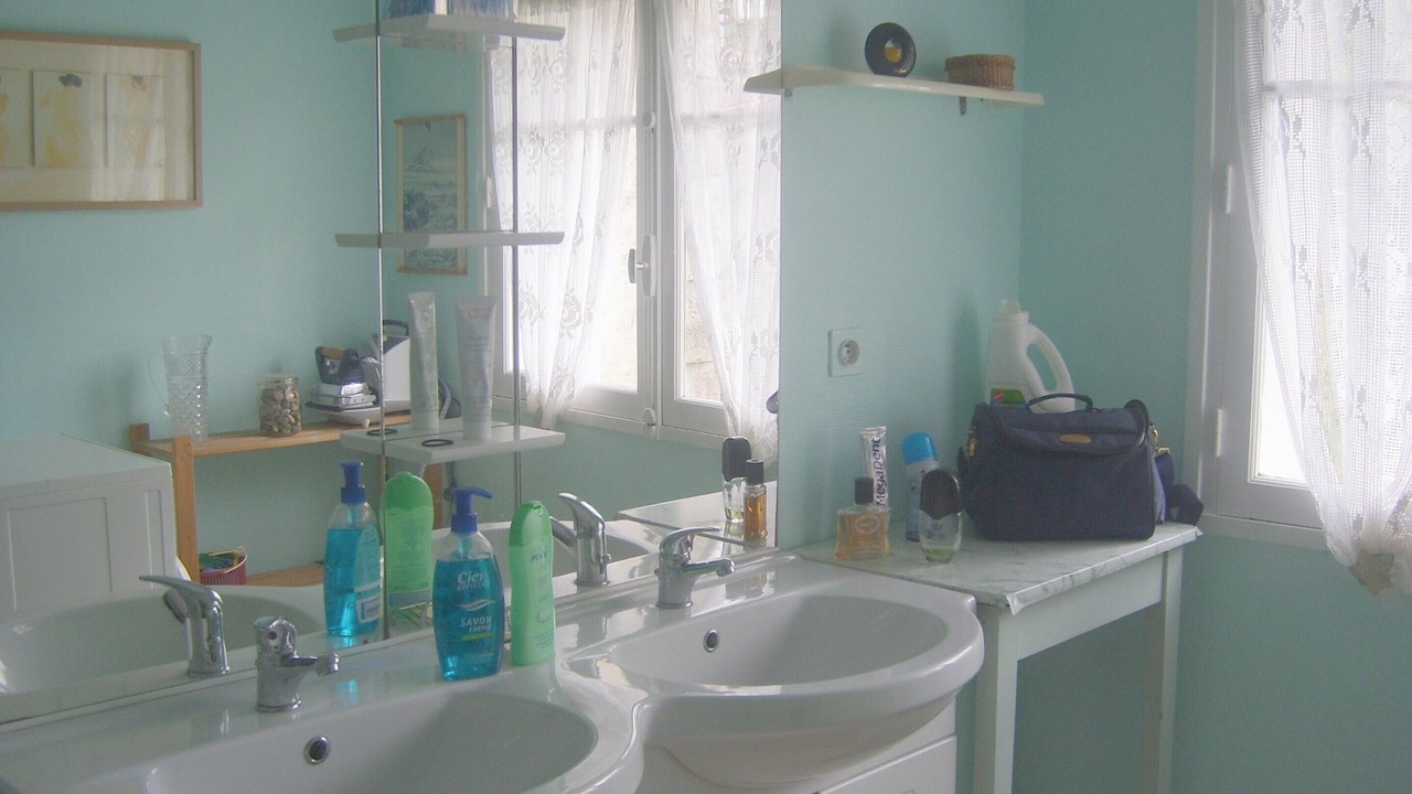 Photo of Bathroom in Lunas