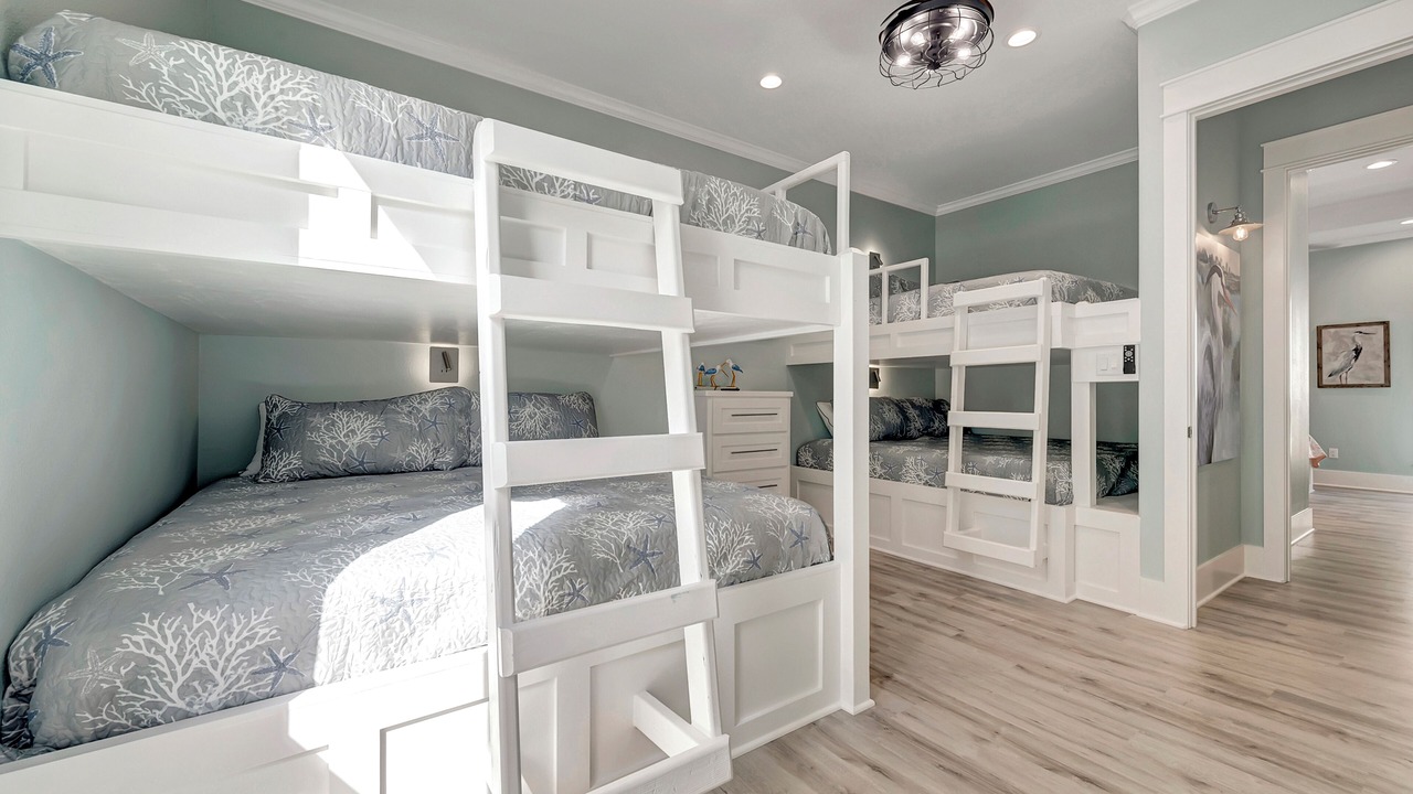 Photo of Bedroom in Crystal Beach