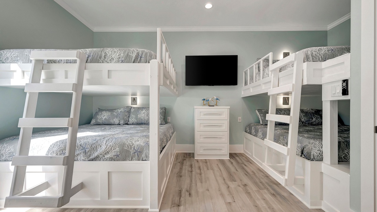 Photo of Bedroom in Crystal Beach