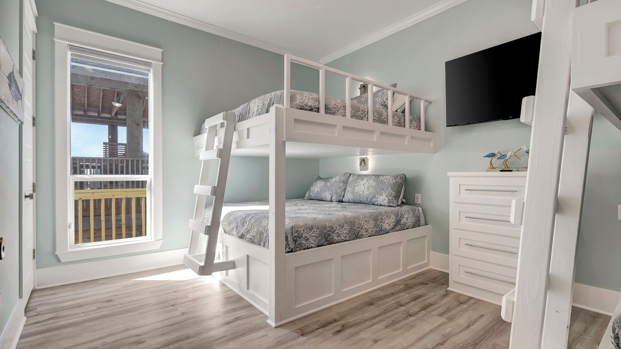 Photo of Bedroom in Crystal Beach