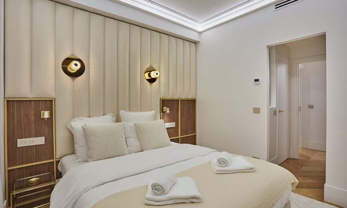 Photo of Bedroom in 8th Arrondissement
