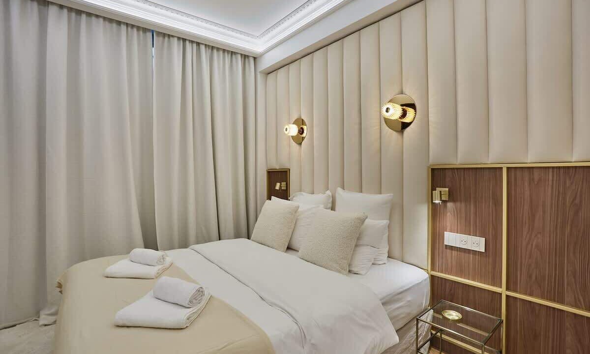 Photo of Bedroom in 8th Arrondissement