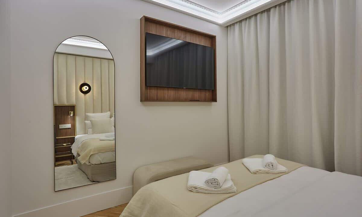 Photo of Bedroom in 8th Arrondissement
