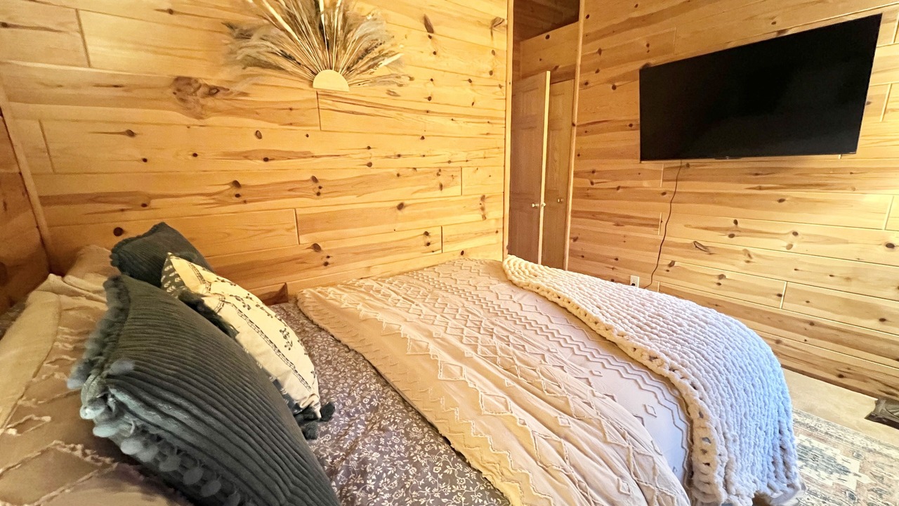 Photo of Bedroom in Cheboygan