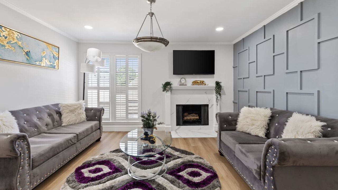 Photo of Livingroom in Far North Dallas