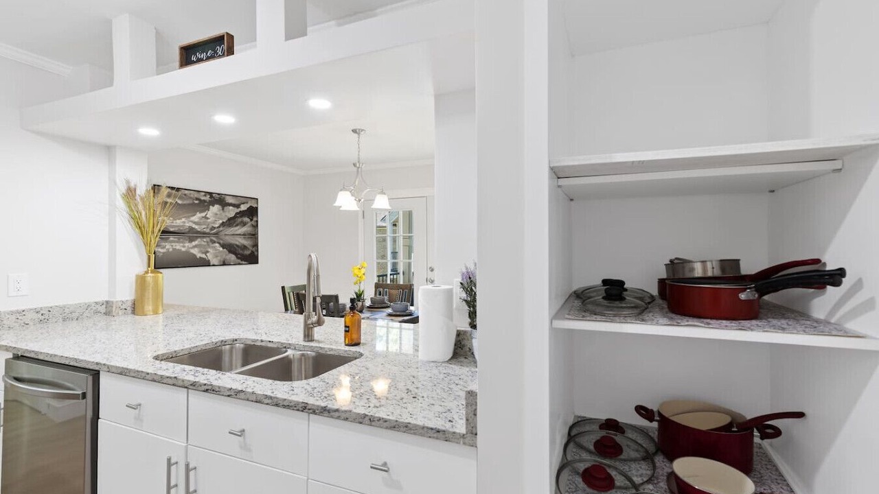 Photo of Kitchen in Far North Dallas