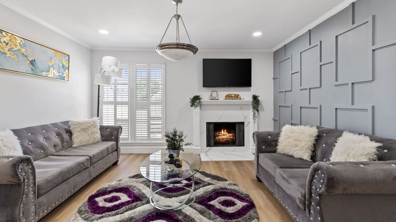 Photo of Livingroom in Far North Dallas