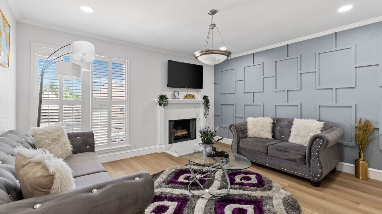Photo of Livingroom in Far North Dallas