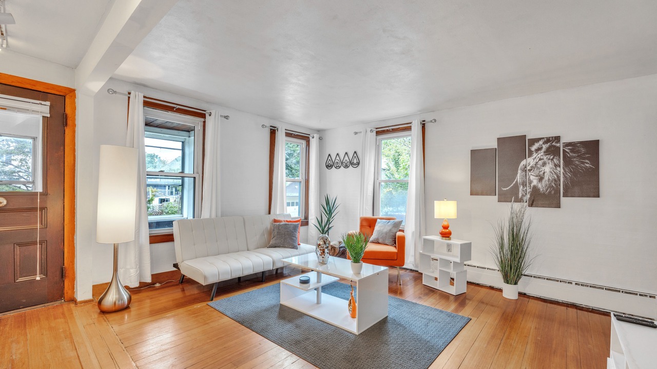 Photo of Livingroom in Northampton