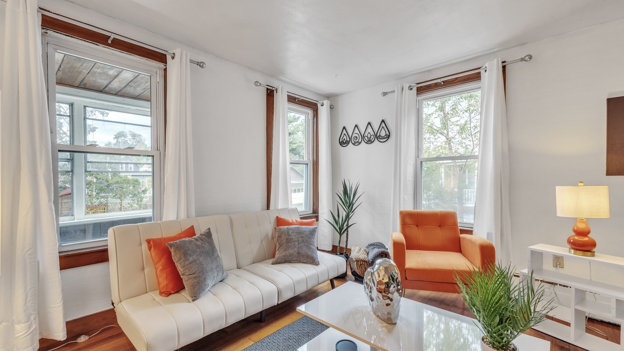 Photo of Livingroom in Northampton