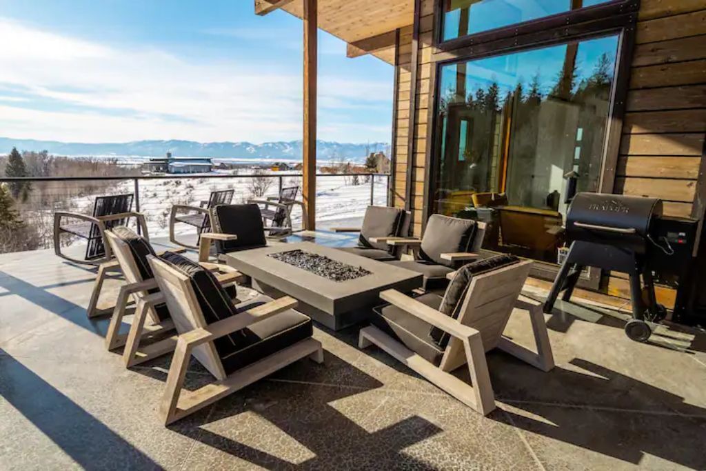 Photo of Others in Victor