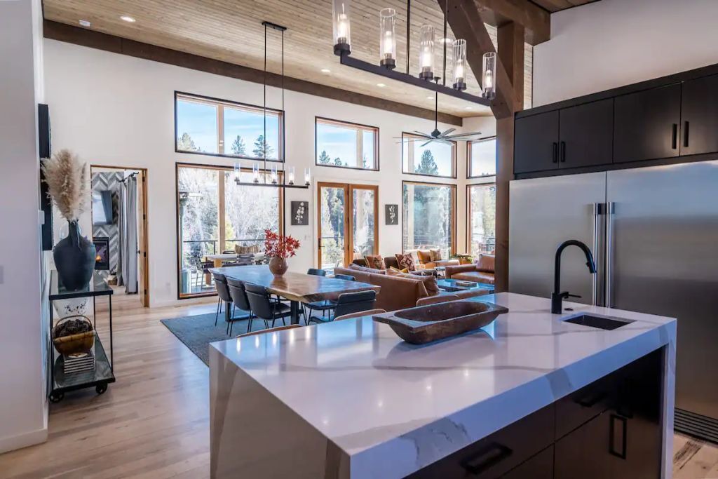 Photo of Others in Victor