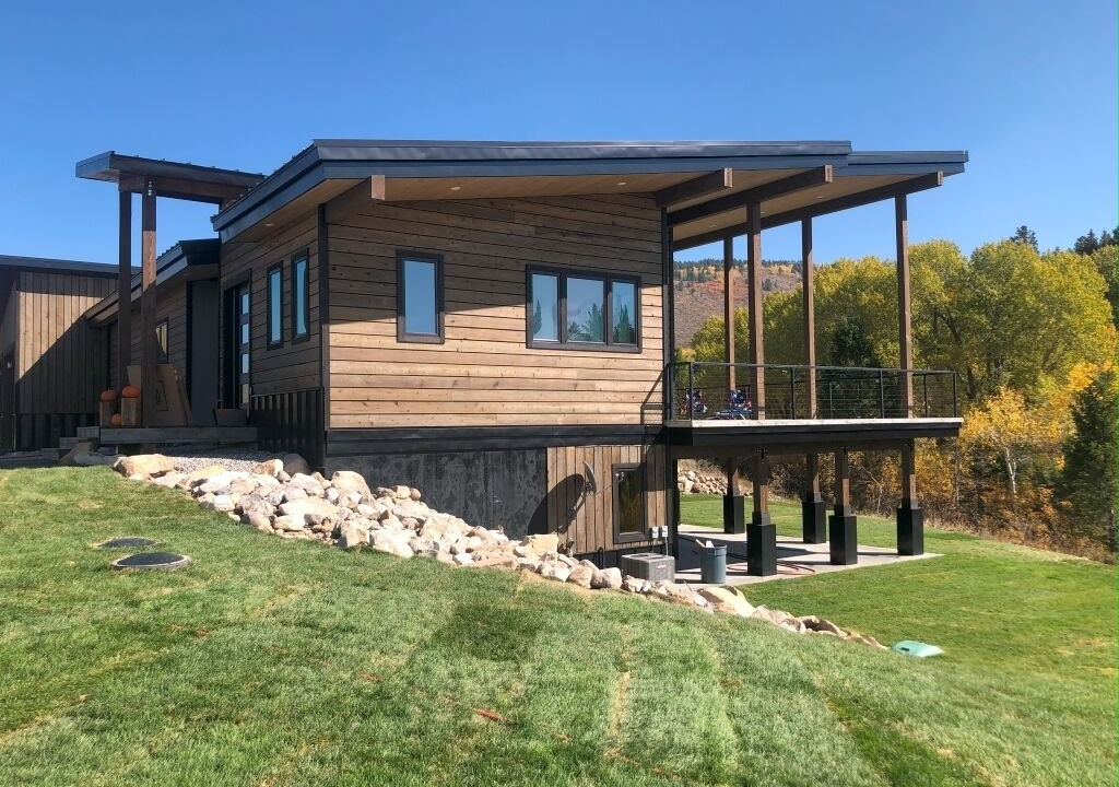 Photo of Others in Victor