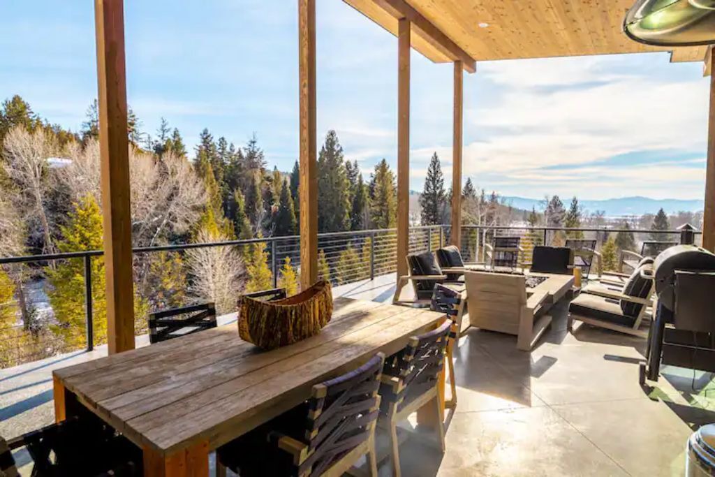 Photo of Others in Victor