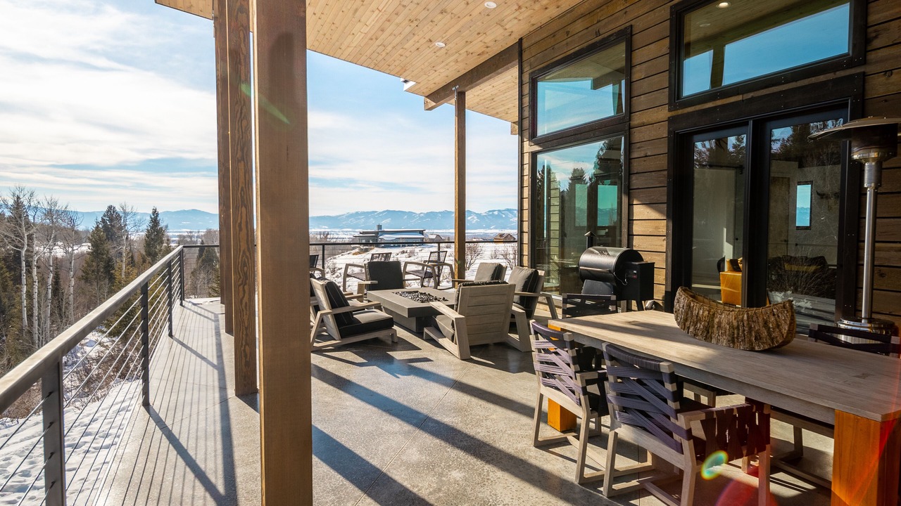 Photo of Others in Victor