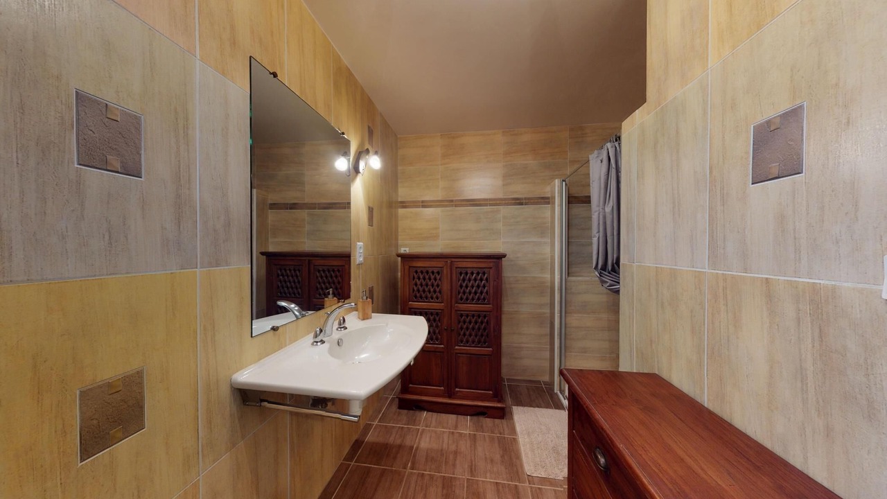 Photo of Bathroom in Le Parc