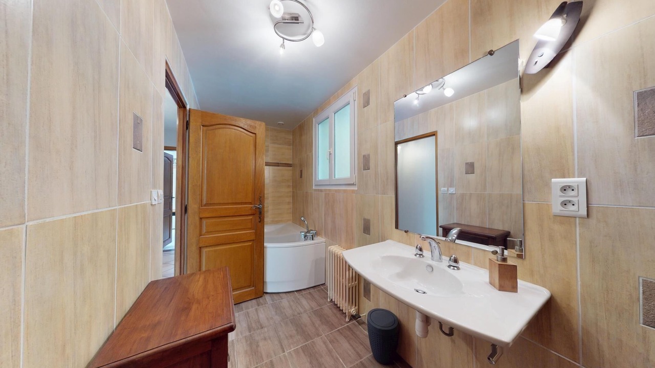 Photo of Bathroom in Le Parc