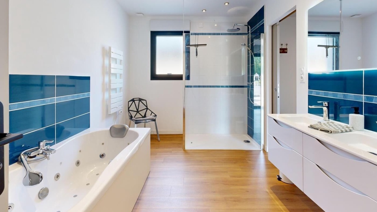 Photo of Bathroom in La Haye-Pesnel