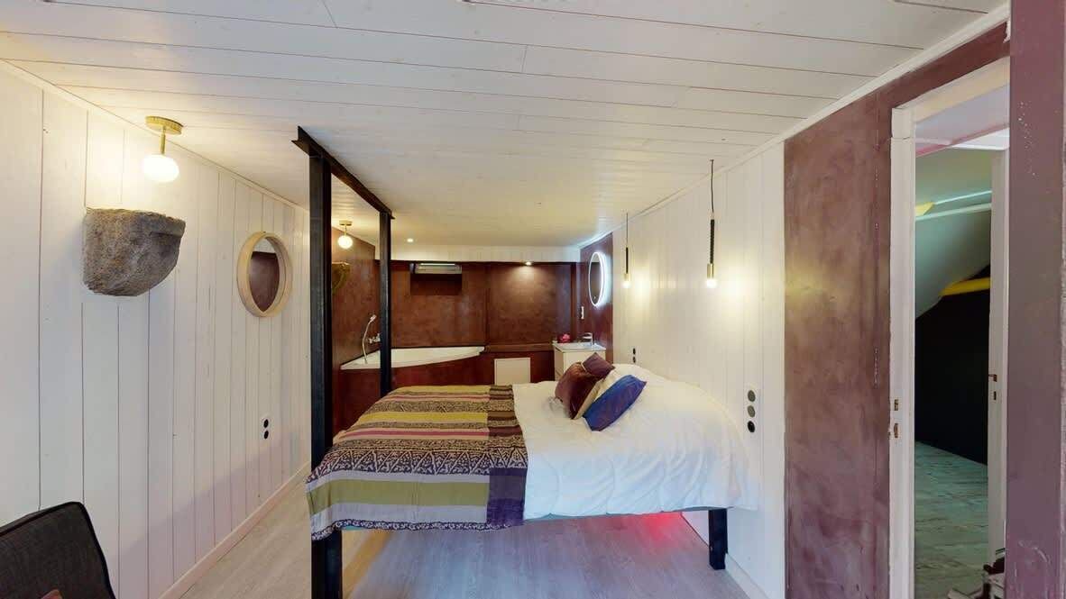 Photo of Others in Villedieu-les-Poeles