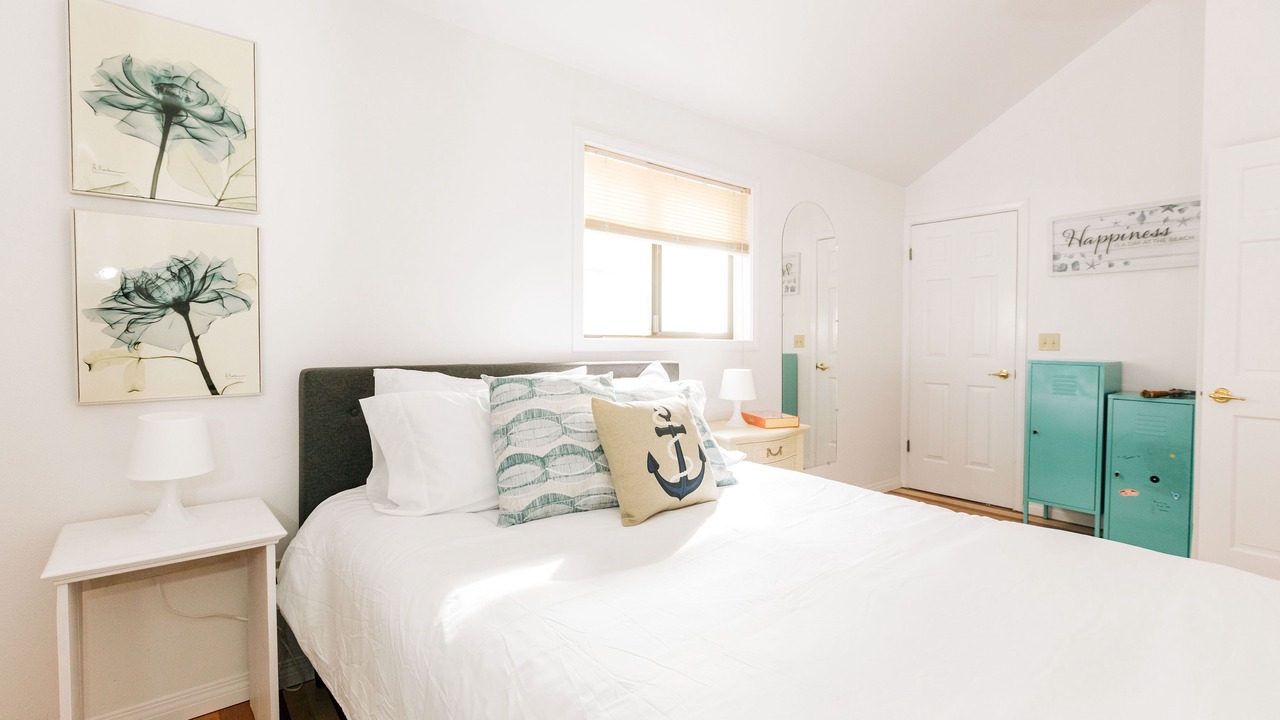 Photo of Bedroom in Rollingbay