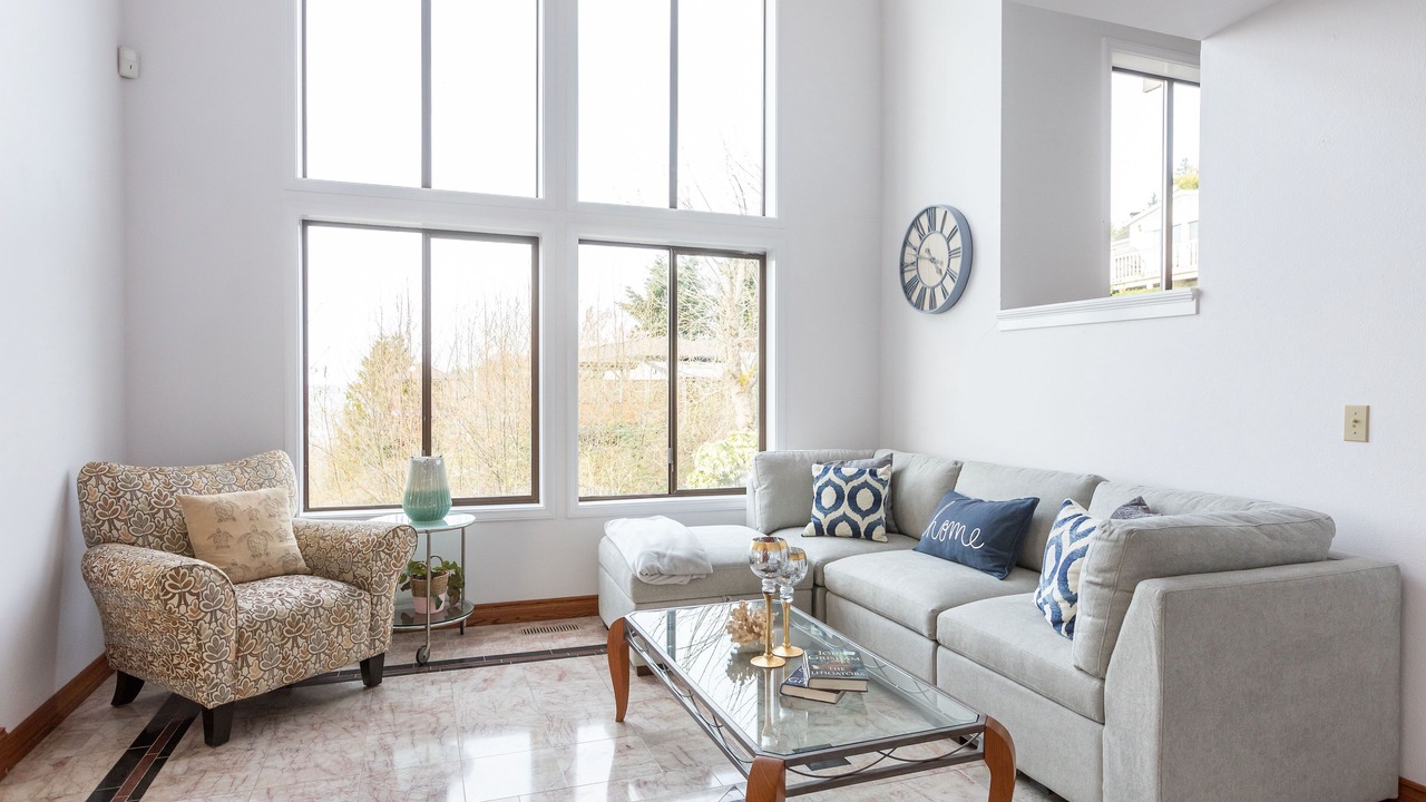 Photo of Livingroom in Rollingbay