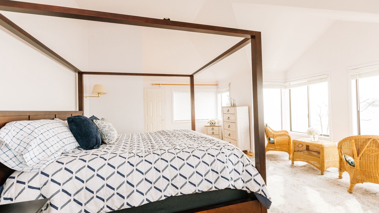 Photo of Bedroom in Rollingbay