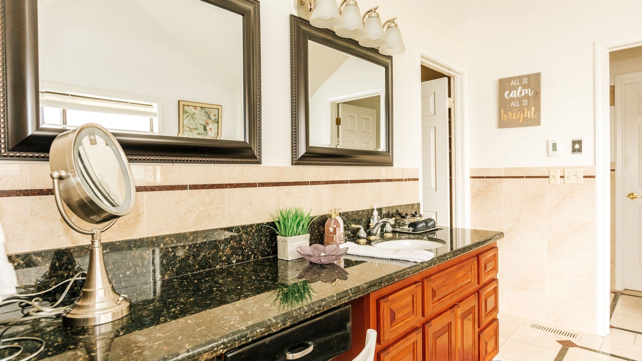 Photo of Bathroom in Rollingbay