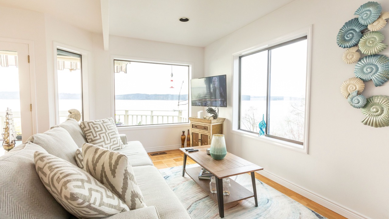 Photo of Livingroom in Rollingbay