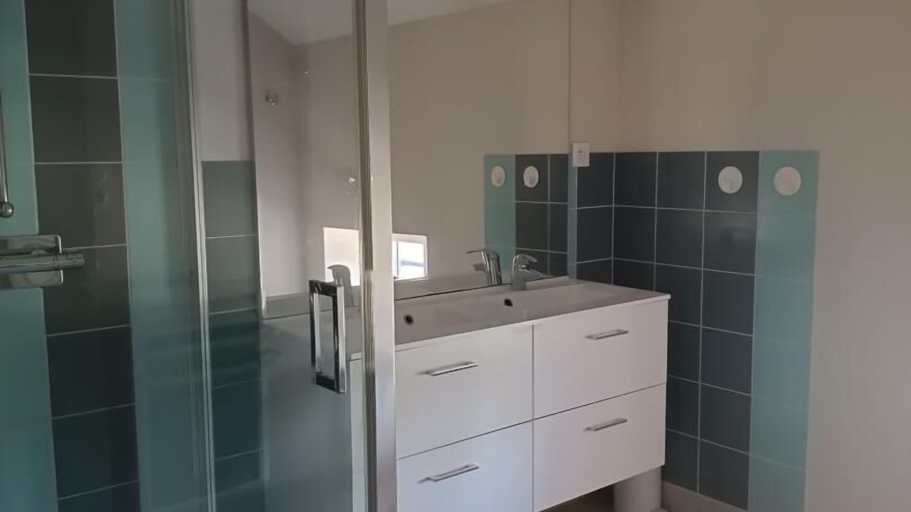 Photo of Bathroom in Genelard