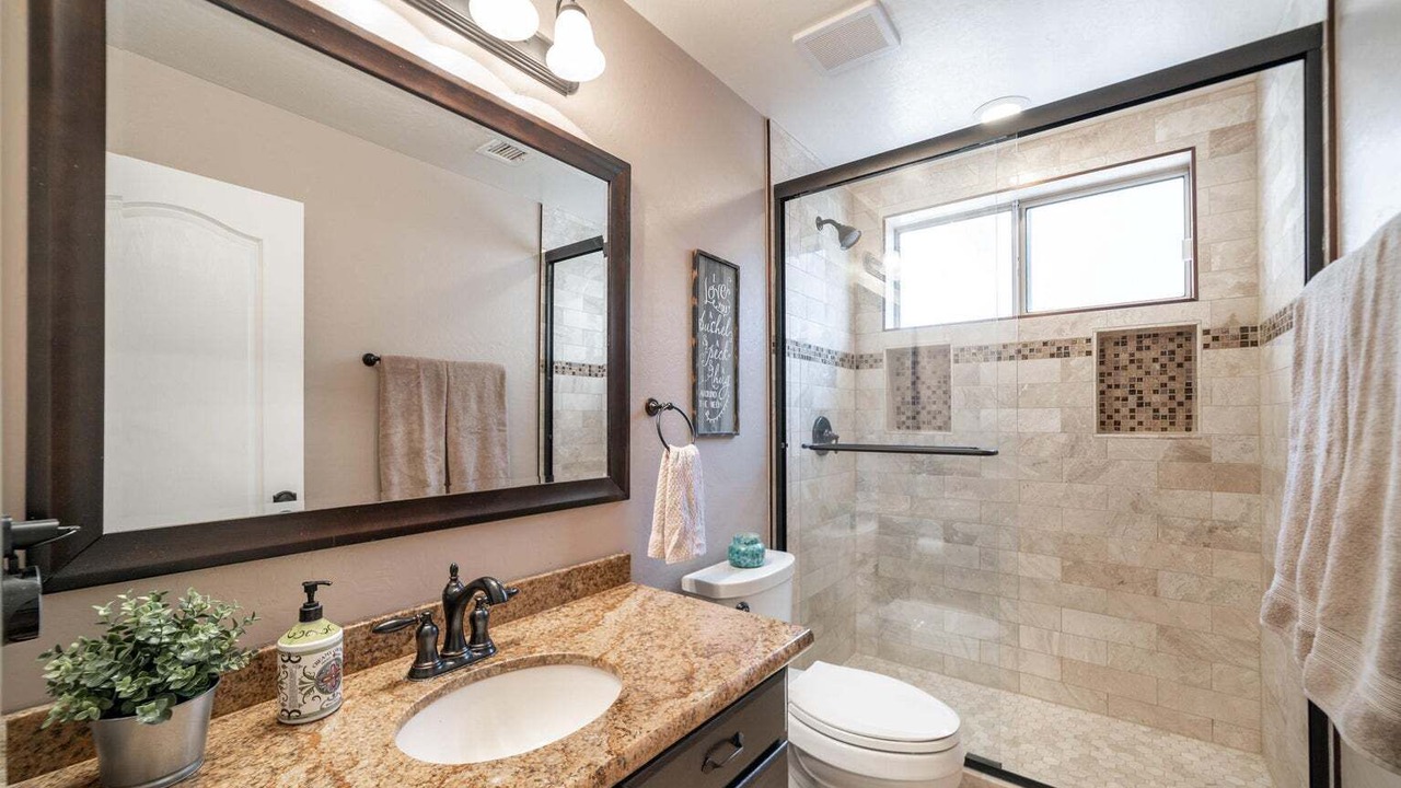 Photo of Bathroom in Desert Ridge