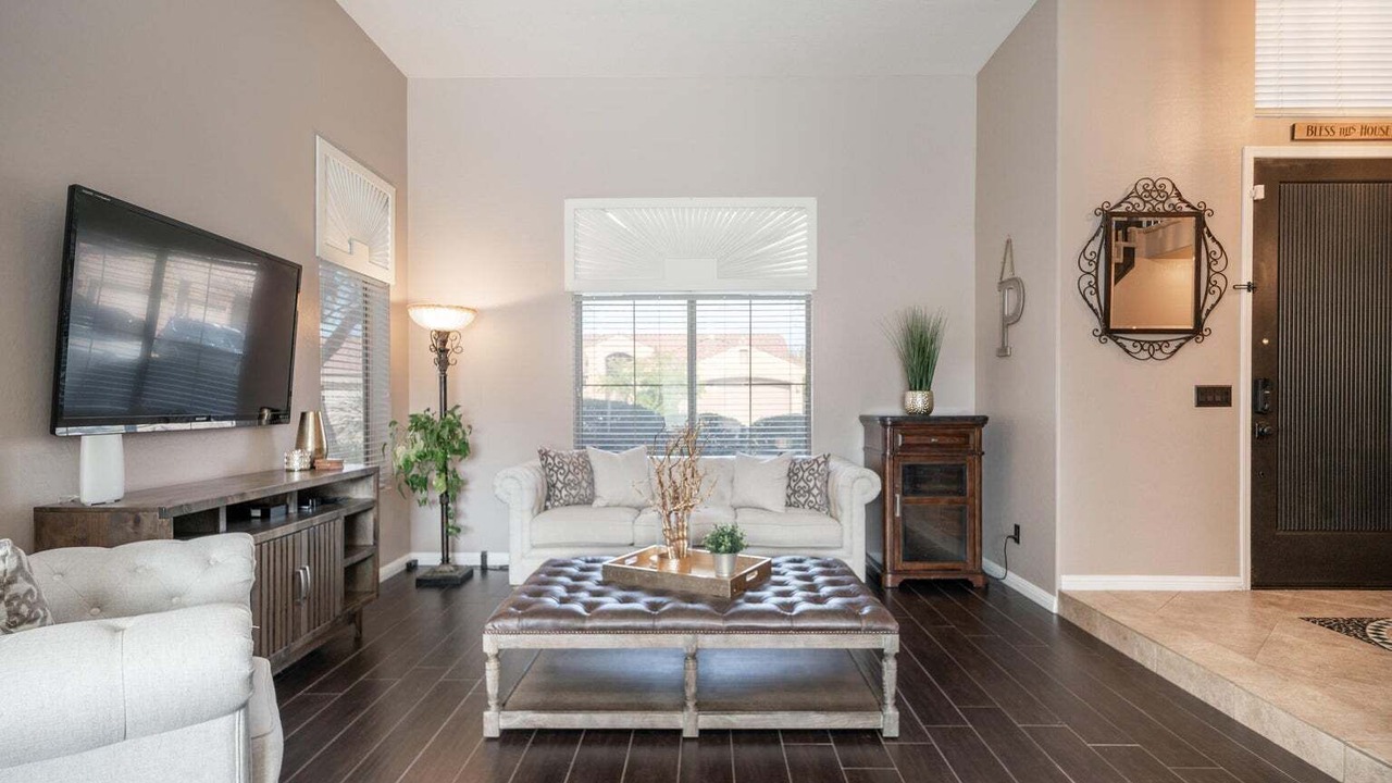 Photo of Livingroom in Desert Ridge